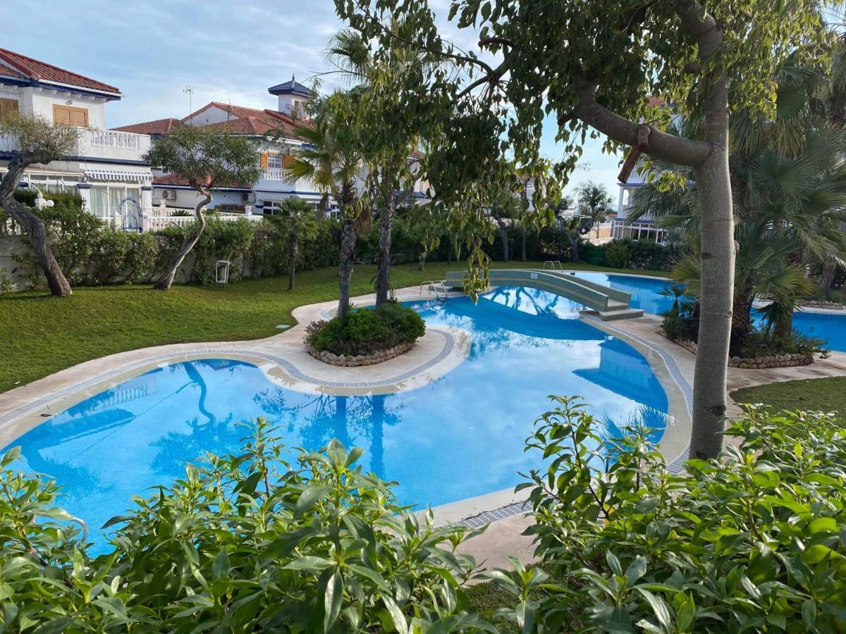 Apartamento Pod Papugami Torrevieja Exterior photo